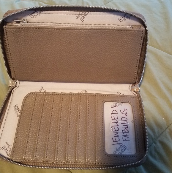 Thirty-One Wallet - Picture 3 of 3